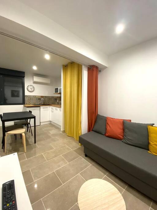 Studio Republique #4 Перпиньан Экстерьер фото